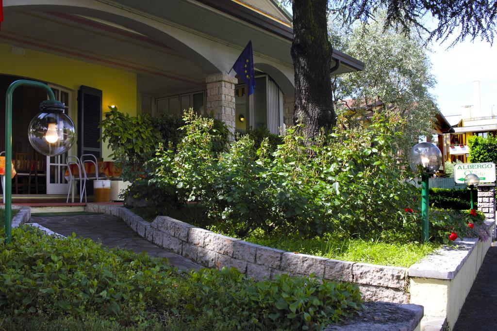 Albergo La Quiete Desenzano del Garda Buitenkant foto