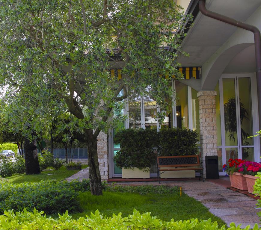 Albergo La Quiete Desenzano del Garda Buitenkant foto