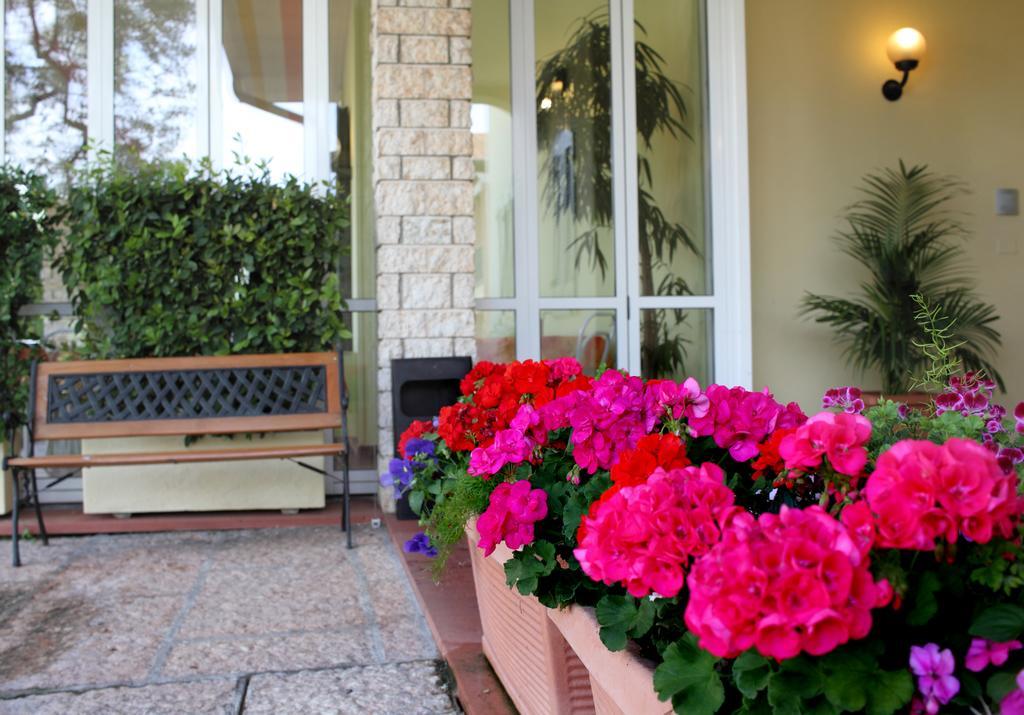 Albergo La Quiete Desenzano del Garda Buitenkant foto