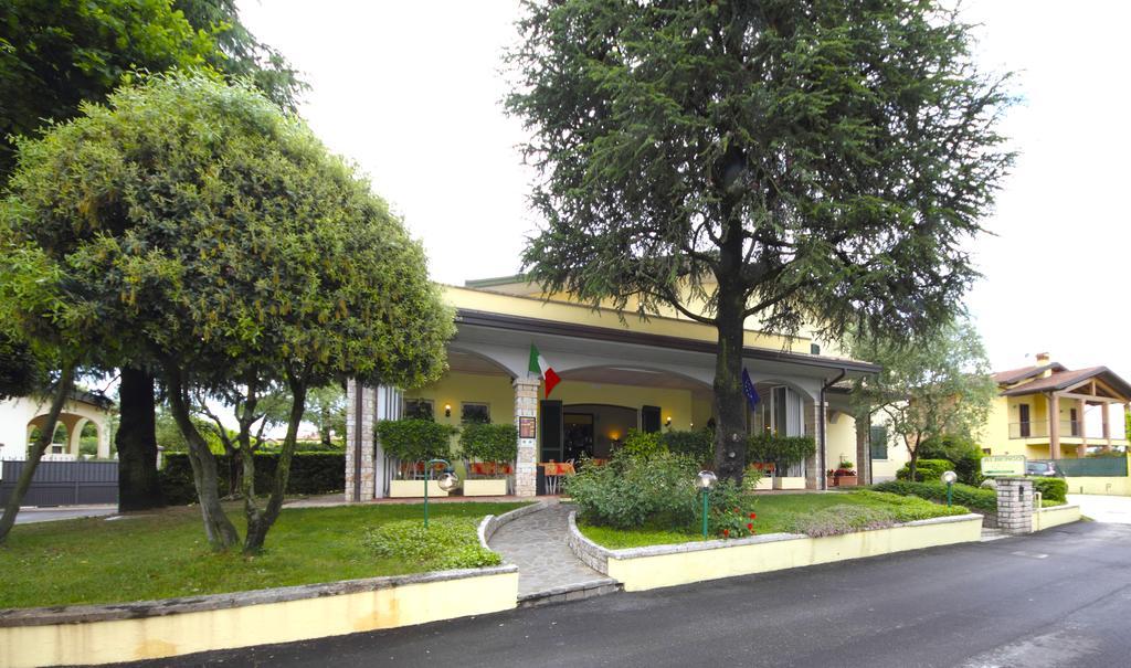 Albergo La Quiete Desenzano del Garda Buitenkant foto