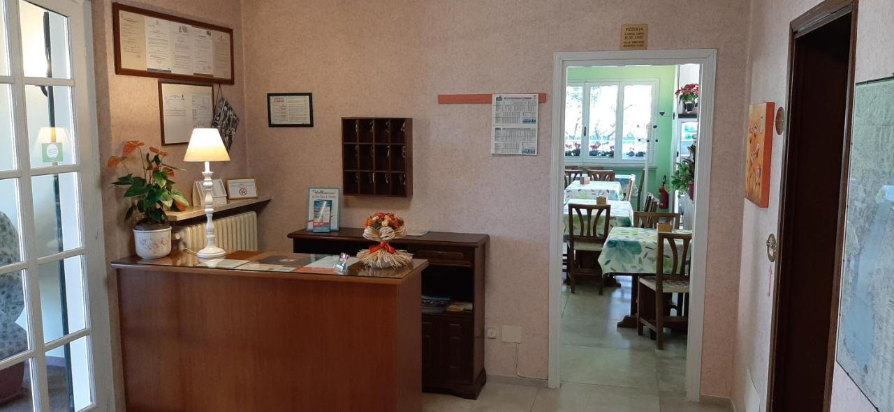 Albergo La Quiete Desenzano del Garda Buitenkant foto
