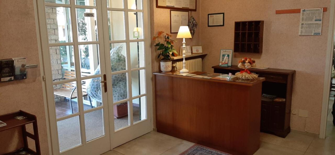 Albergo La Quiete Desenzano del Garda Buitenkant foto
